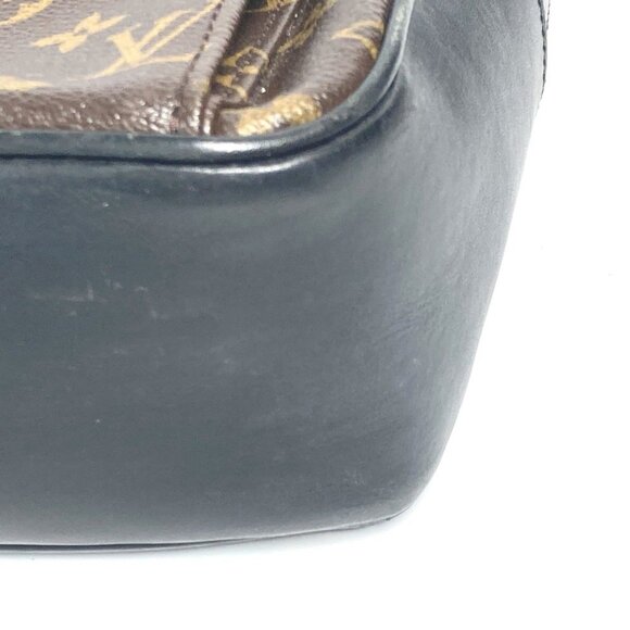 LOUIS VUITTON Black Monogram Leather Bag - Picture 6 of 16